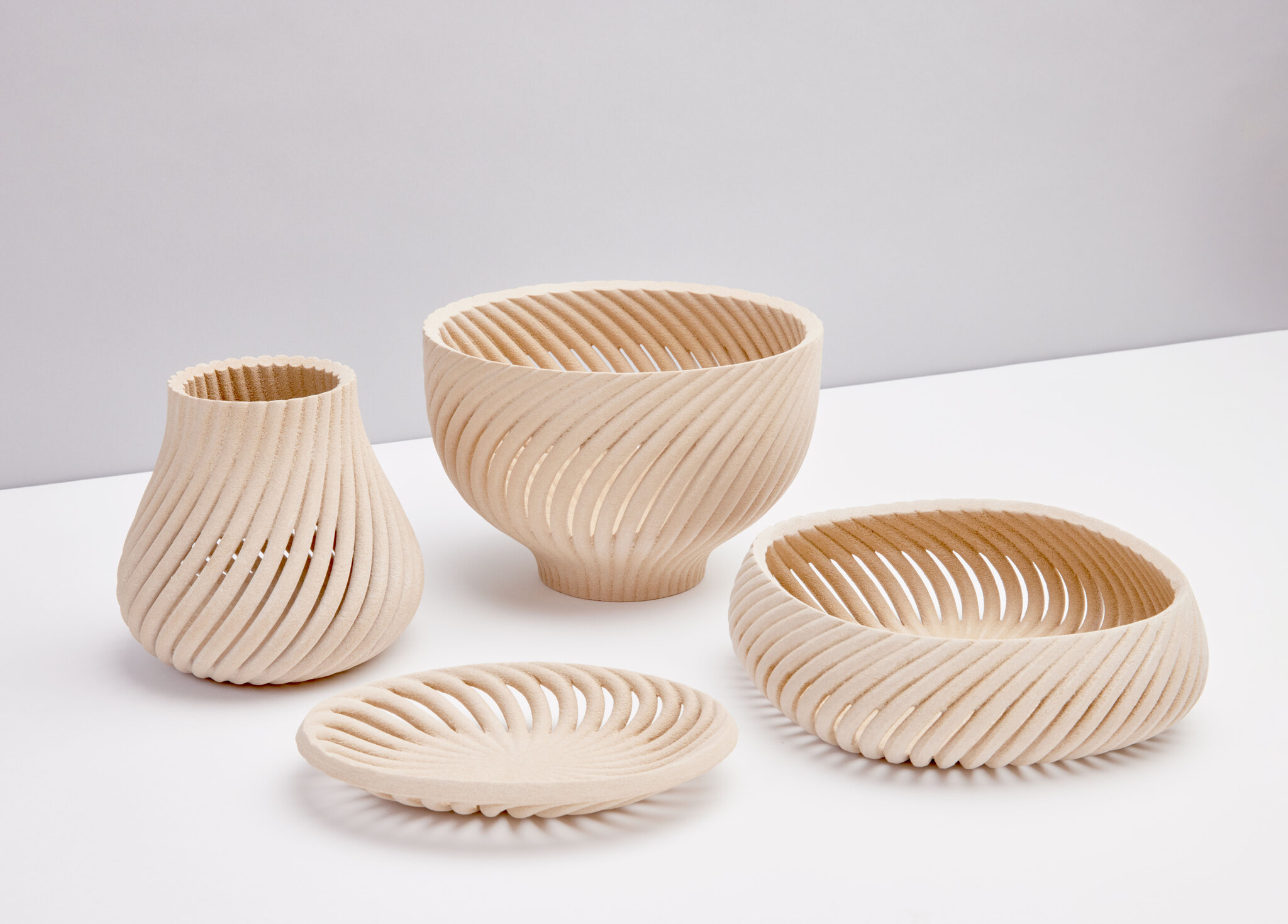 These bowls were made out of 3Dprinted sawdust lino.gr